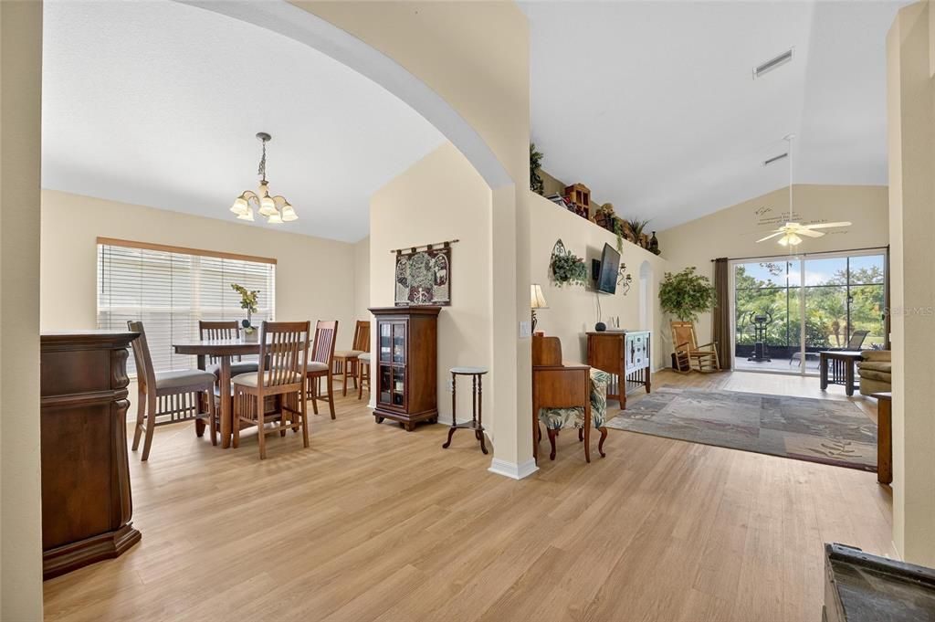 For Sale: $375,000 (4 beds, 3 baths, 1808 Square Feet)