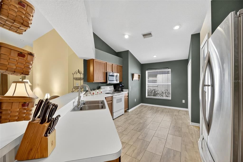 For Sale: $375,000 (4 beds, 3 baths, 1808 Square Feet)