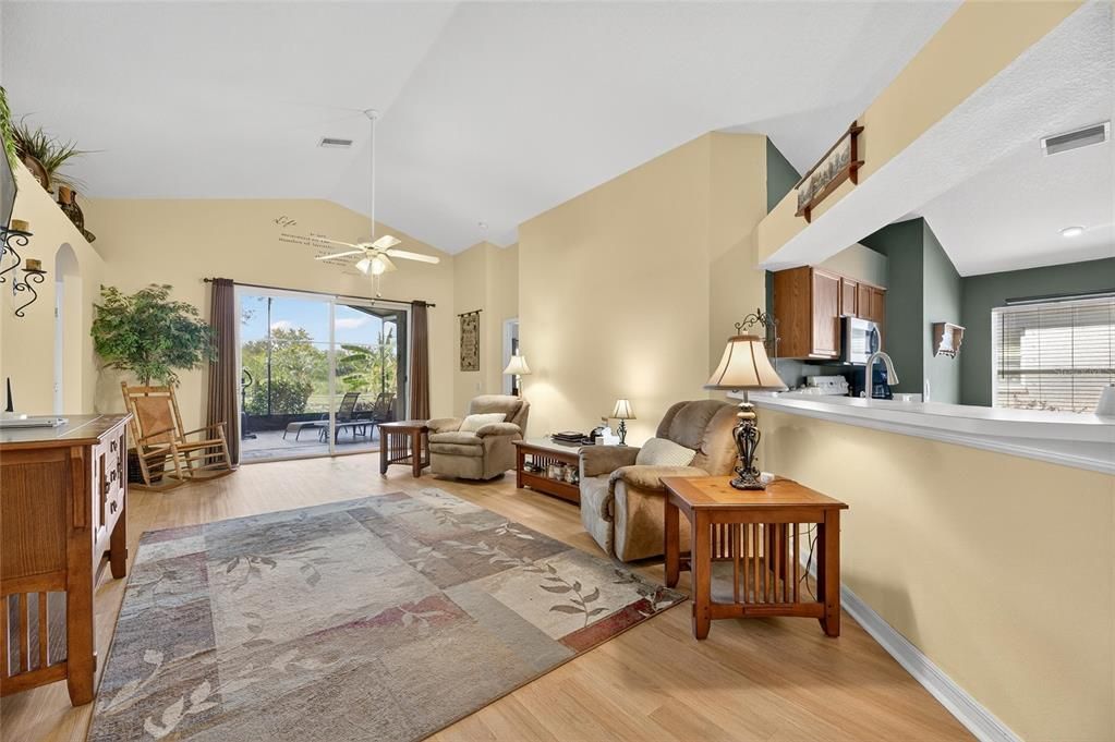 For Sale: $375,000 (4 beds, 3 baths, 1808 Square Feet)