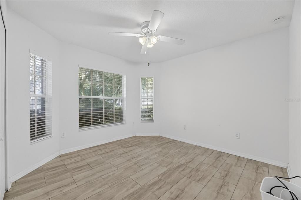 For Sale: $375,000 (4 beds, 3 baths, 1808 Square Feet)