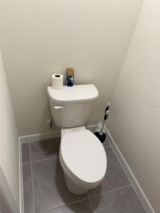 For Rent: $2,350 (4 beds, 2 baths, 1828 Square Feet)