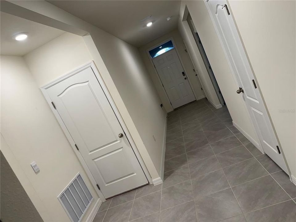 For Rent: $2,350 (4 beds, 2 baths, 1828 Square Feet)