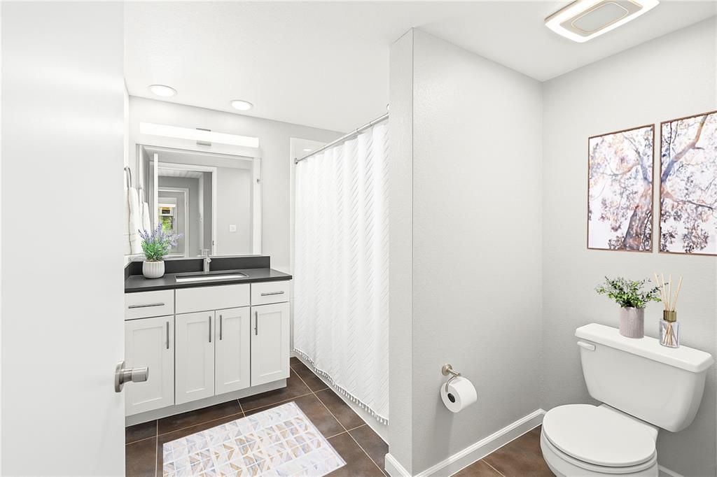 For Sale: $399,000 (2 beds, 2 baths, 1231 Square Feet)