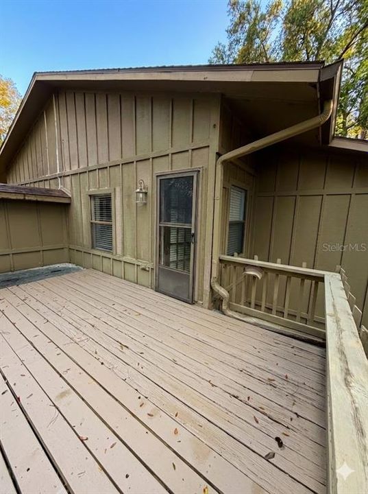 For Sale: $280,000 (3 beds, 3 baths, 1962 Square Feet)