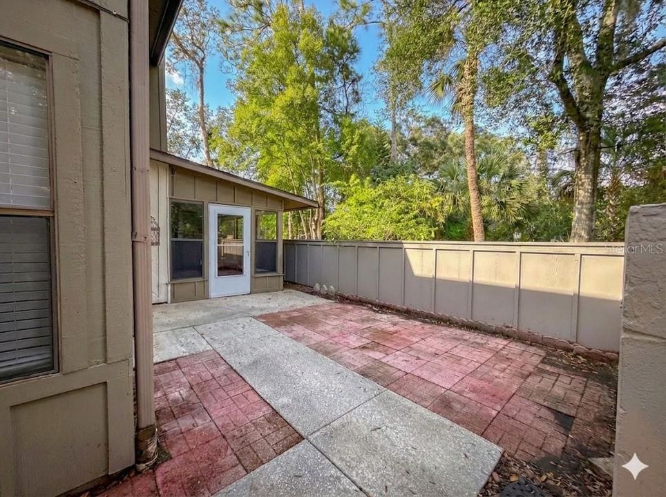 For Sale: $280,000 (3 beds, 3 baths, 1962 Square Feet)