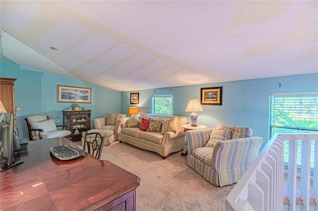 For Sale: $320,000 (3 beds, 3 baths, 1962 Square Feet)