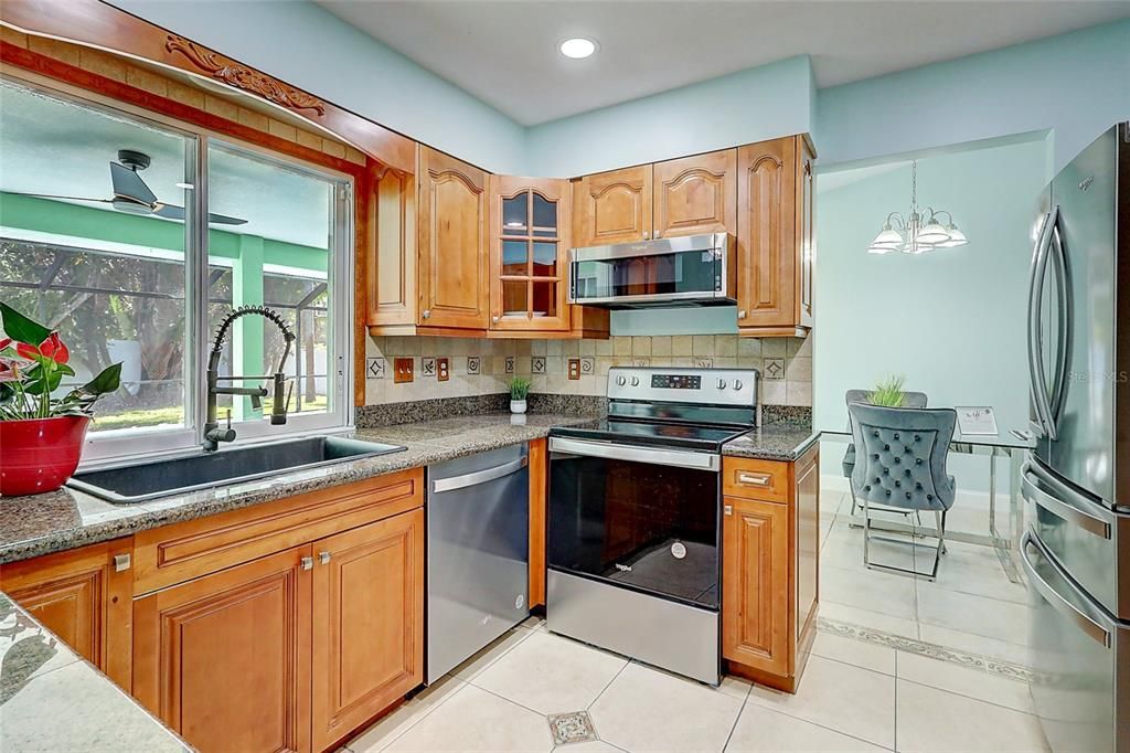 出租: $4,000 (3 贝兹, 2 浴室, 1951 平方英尺)