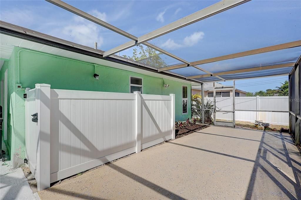 出租: $4,000 (3 贝兹, 2 浴室, 1951 平方英尺)