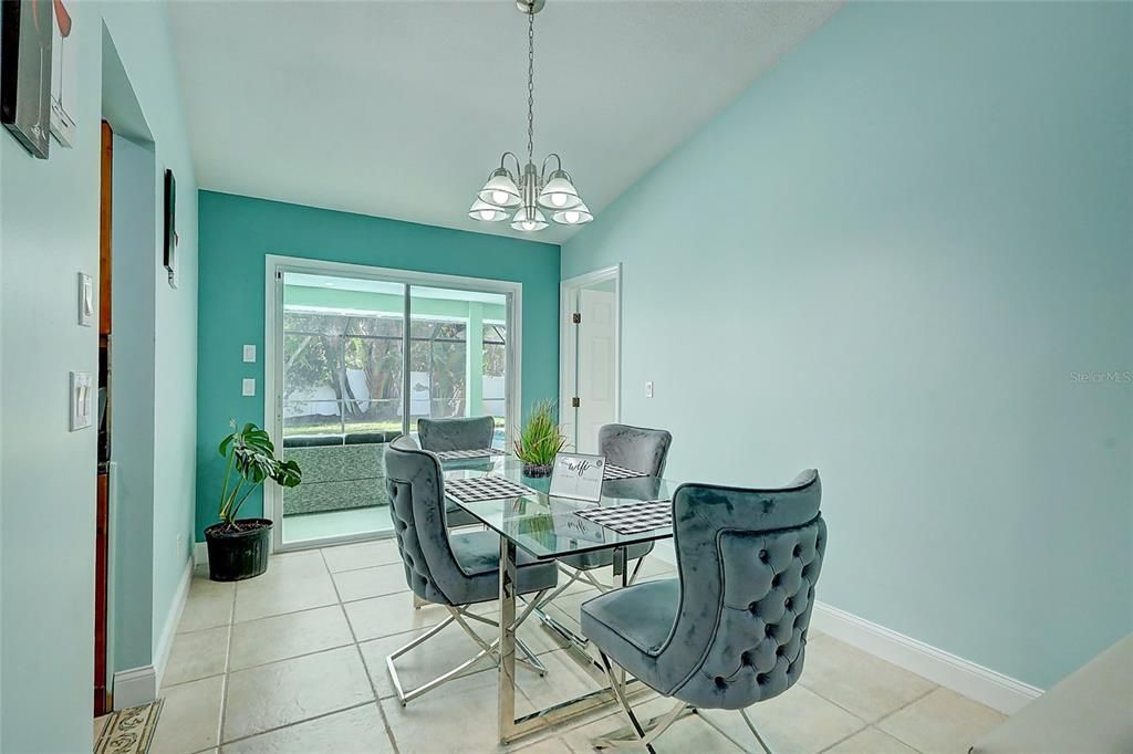 出租: $4,000 (3 贝兹, 2 浴室, 1951 平方英尺)