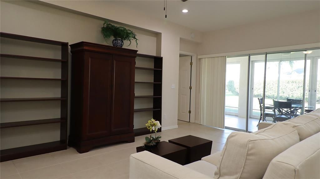 待售: $310,000 (2 贝兹, 2 浴室, 1575 平方英尺)