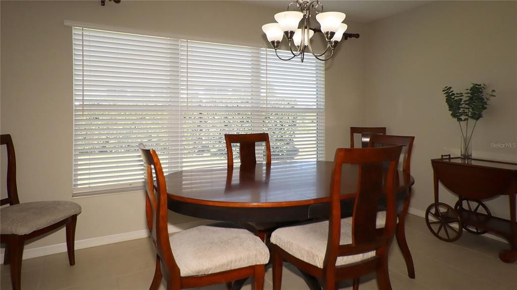 待售: $310,000 (2 贝兹, 2 浴室, 1575 平方英尺)