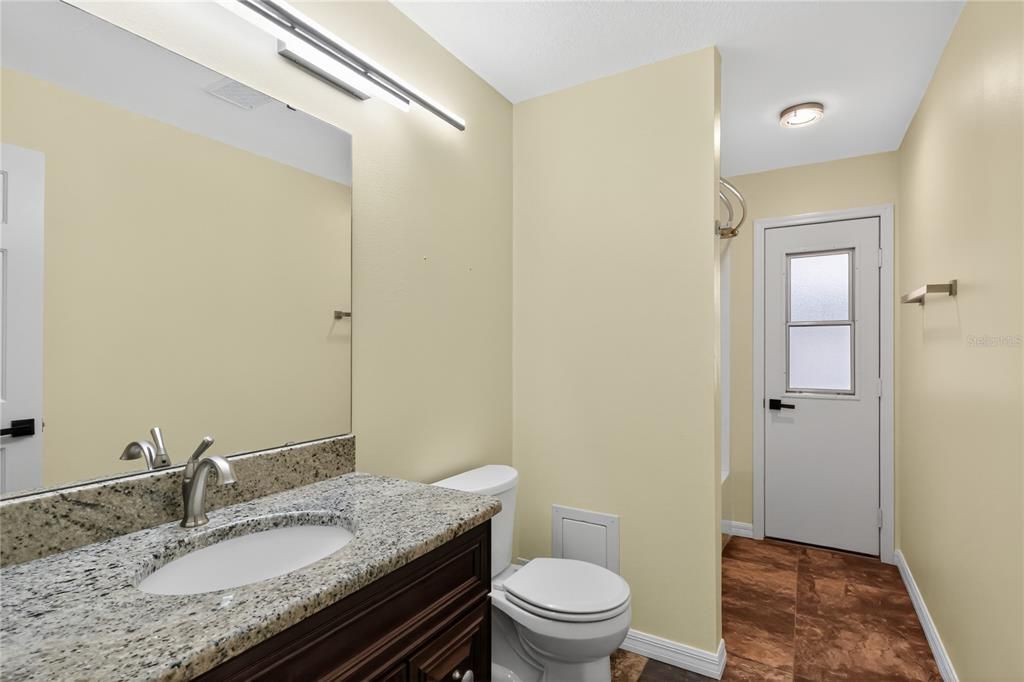 待售: $219,800 (2 贝兹, 2 浴室, 1300 平方英尺)