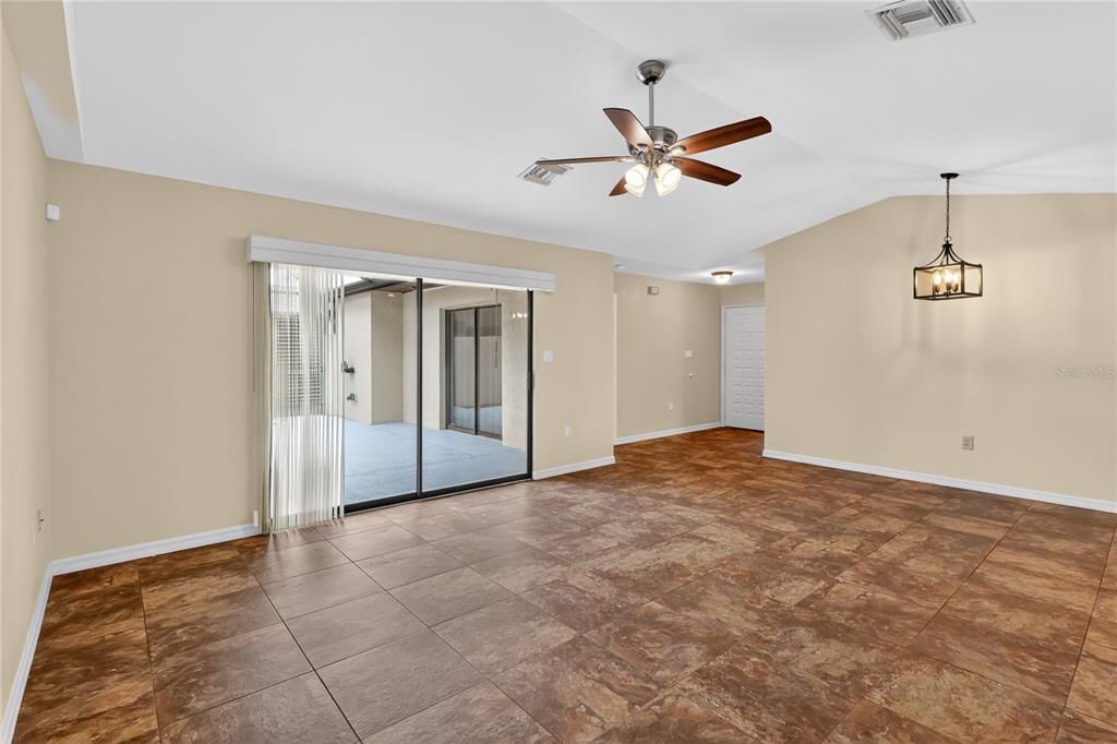 待售: $219,800 (2 贝兹, 2 浴室, 1300 平方英尺)