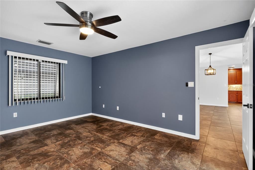 待售: $219,800 (2 贝兹, 2 浴室, 1300 平方英尺)