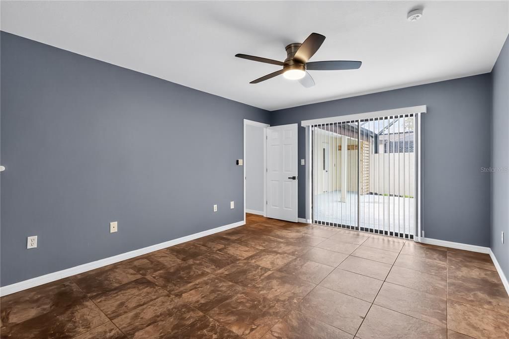 待售: $219,800 (2 贝兹, 2 浴室, 1300 平方英尺)