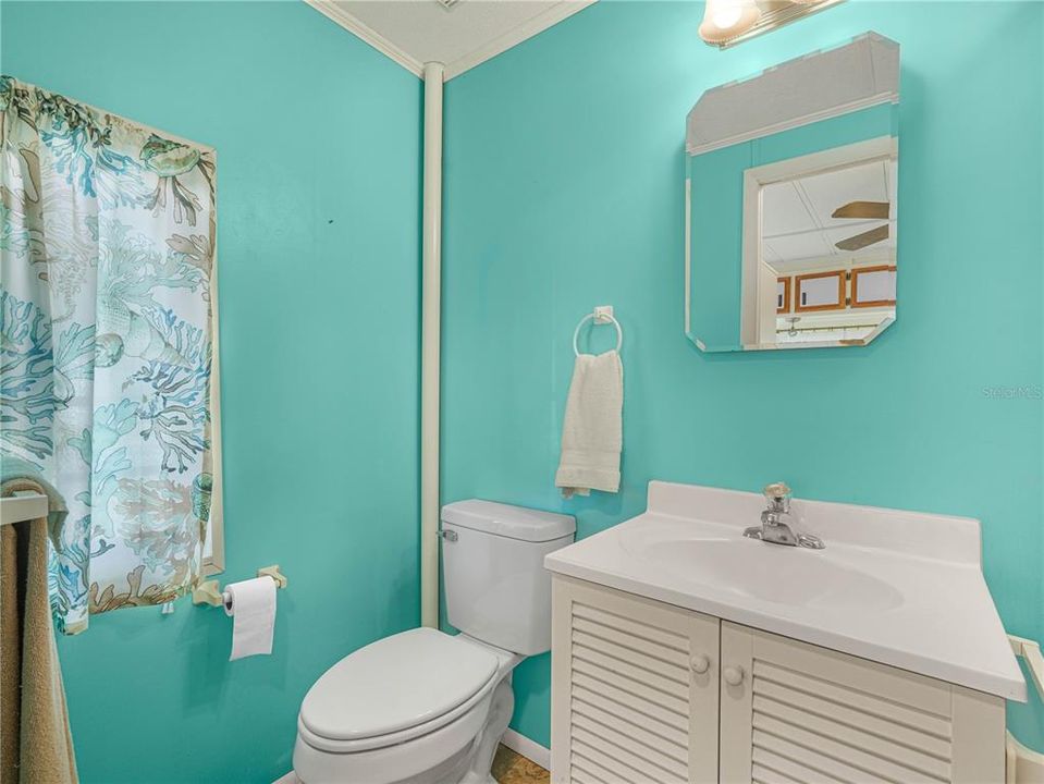 For Sale: $160,000 (2 beds, 2 baths, 816 Square Feet)