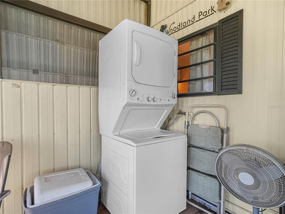 For Sale: $160,000 (2 beds, 2 baths, 816 Square Feet)