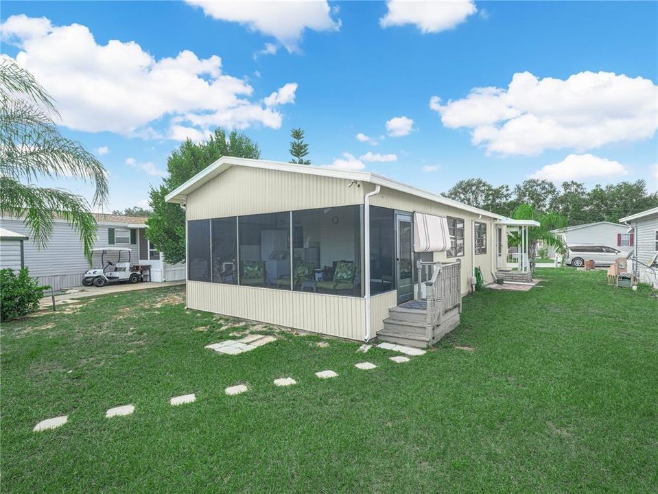 For Sale: $160,000 (2 beds, 2 baths, 816 Square Feet)