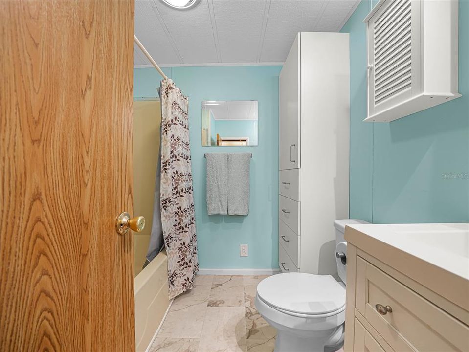 For Sale: $160,000 (2 beds, 2 baths, 816 Square Feet)