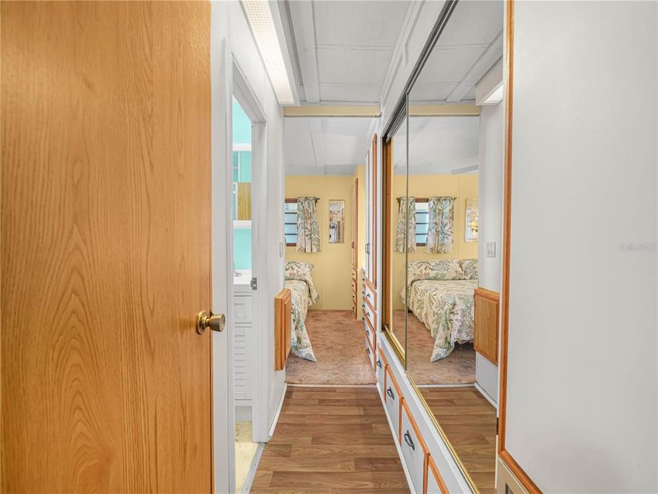 For Sale: $160,000 (2 beds, 2 baths, 816 Square Feet)