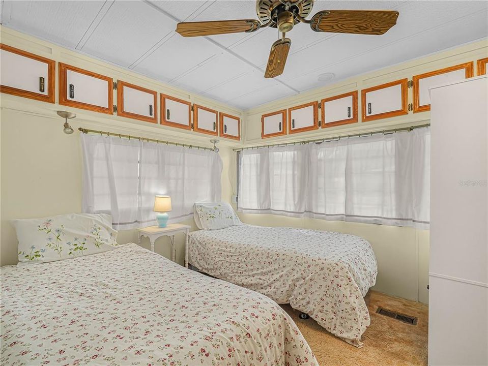 For Sale: $160,000 (2 beds, 2 baths, 816 Square Feet)