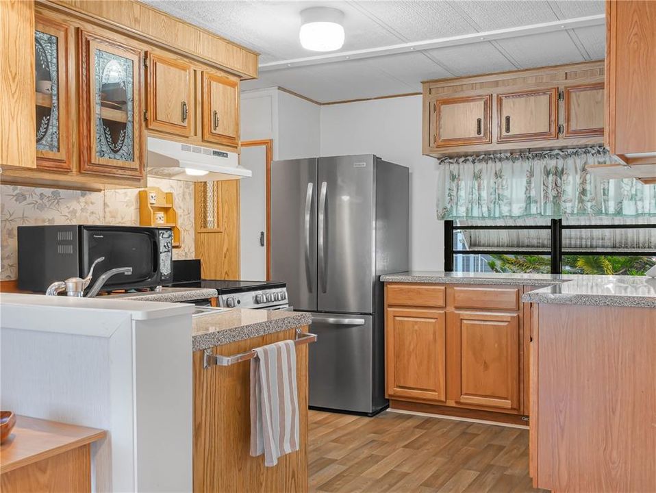 For Sale: $160,000 (2 beds, 2 baths, 816 Square Feet)