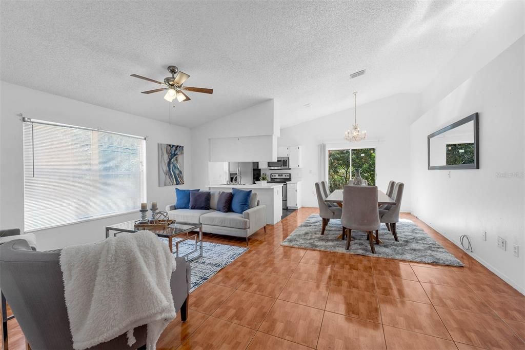 Active With Contract: $299,150 (3 beds, 2 baths, 1172 Square Feet)