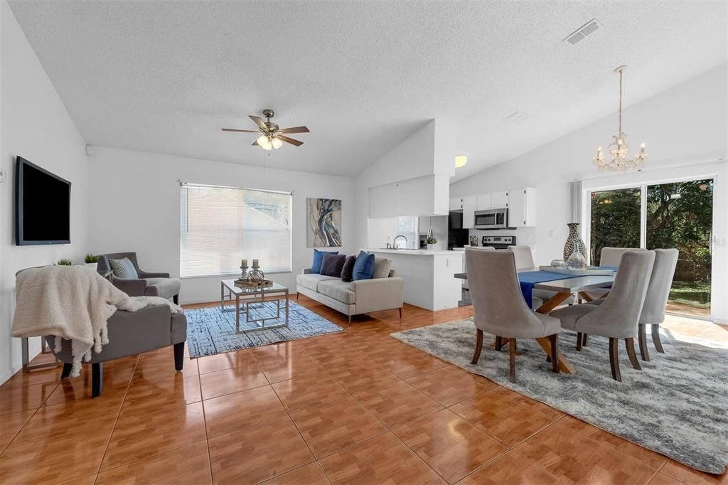 Active With Contract: $299,150 (3 beds, 2 baths, 1172 Square Feet)