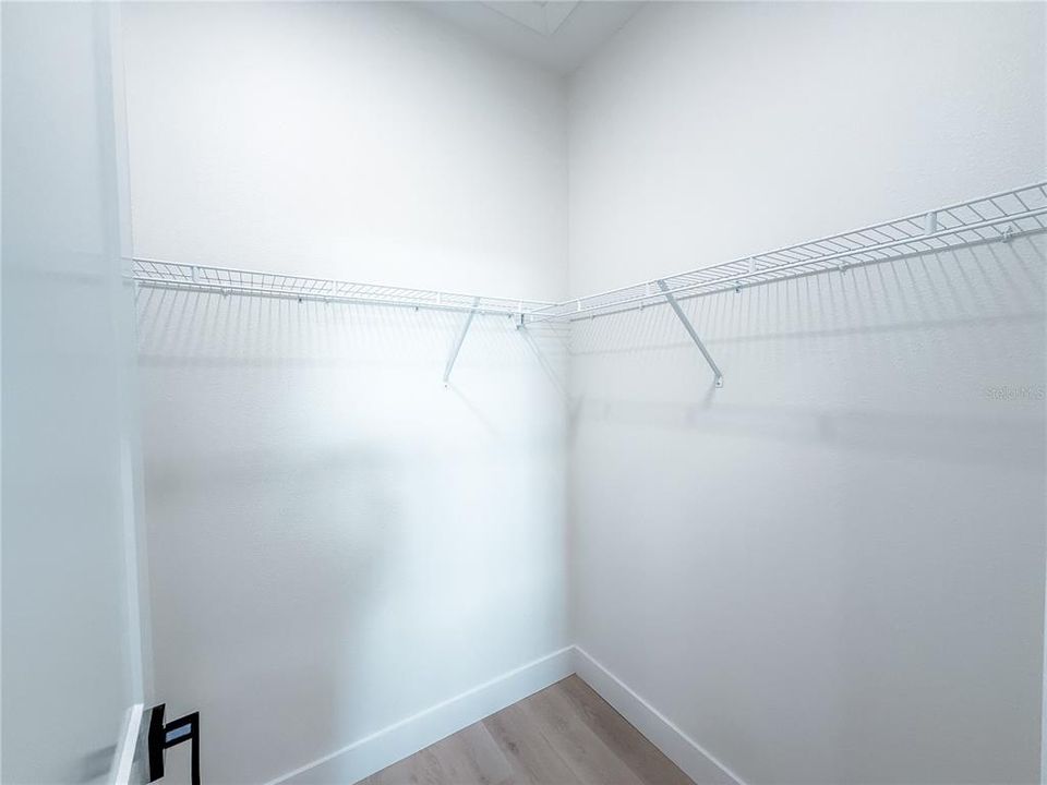 For Sale: $499,000 (6 beds, 0 baths, 2396 Square Feet)