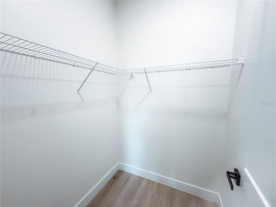 For Sale: $499,000 (6 beds, 0 baths, 2396 Square Feet)