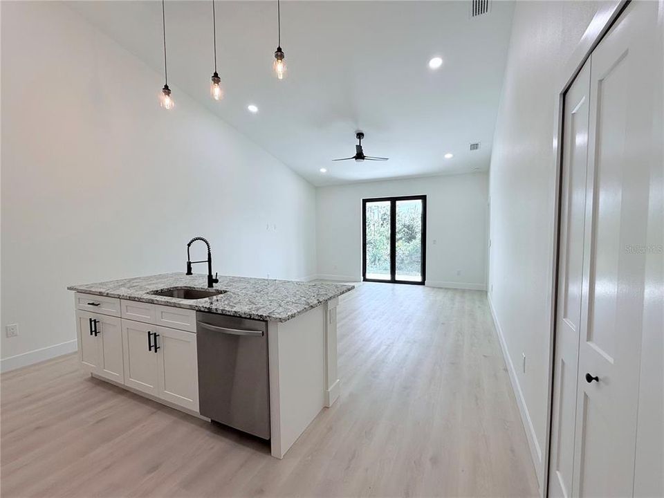 For Sale: $499,000 (6 beds, 0 baths, 2396 Square Feet)