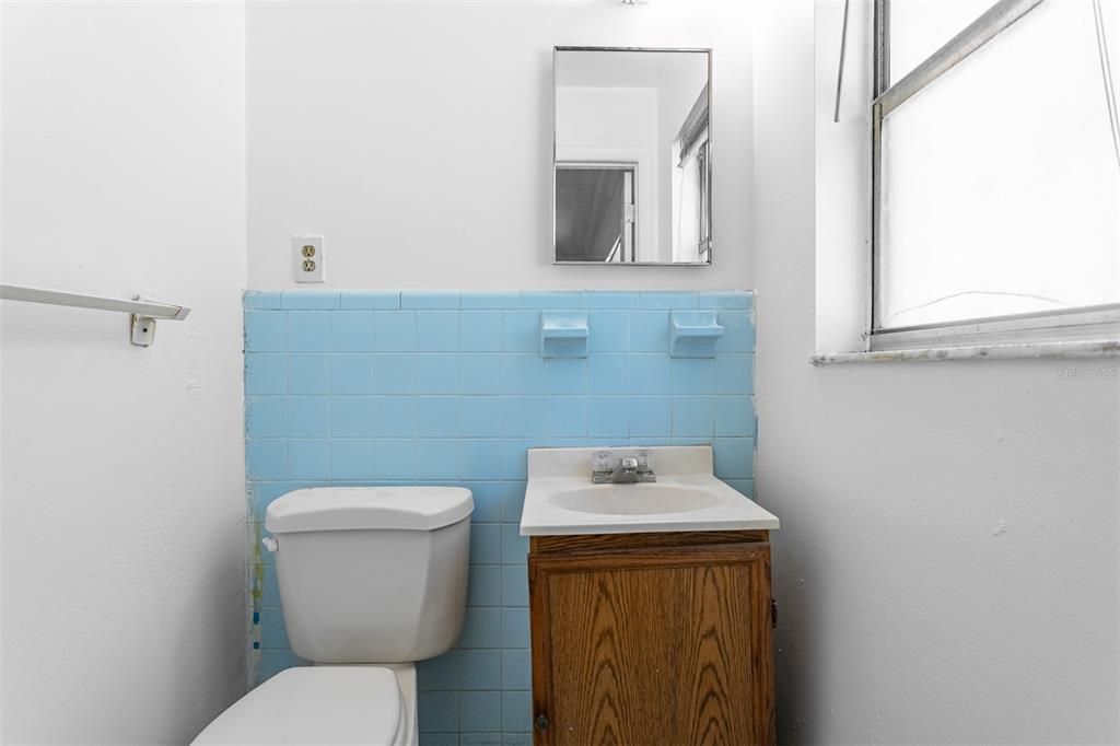 For Sale: $228,500 (4 beds, 1 baths, 1139 Square Feet)