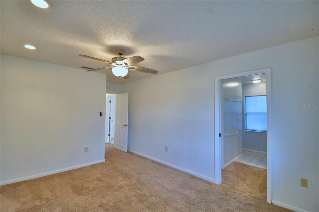 待售: $475,000 (3 贝兹, 3 浴室, 2535 平方英尺)