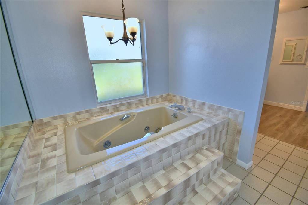 待售: $475,000 (3 贝兹, 3 浴室, 2535 平方英尺)