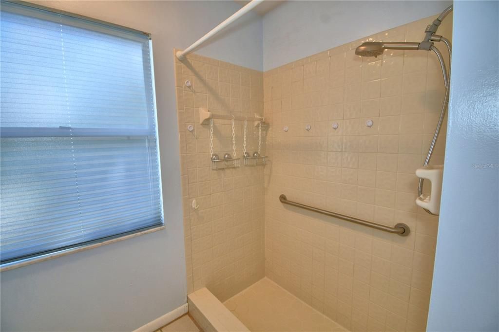 待售: $475,000 (3 贝兹, 3 浴室, 2535 平方英尺)