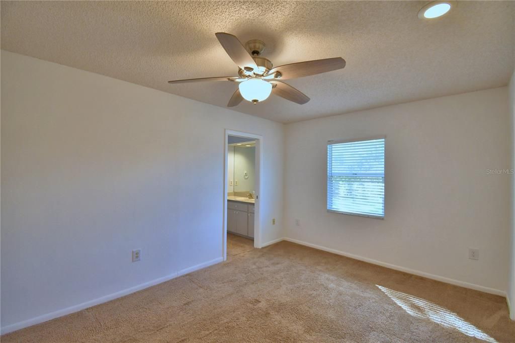 待售: $475,000 (3 贝兹, 3 浴室, 2535 平方英尺)