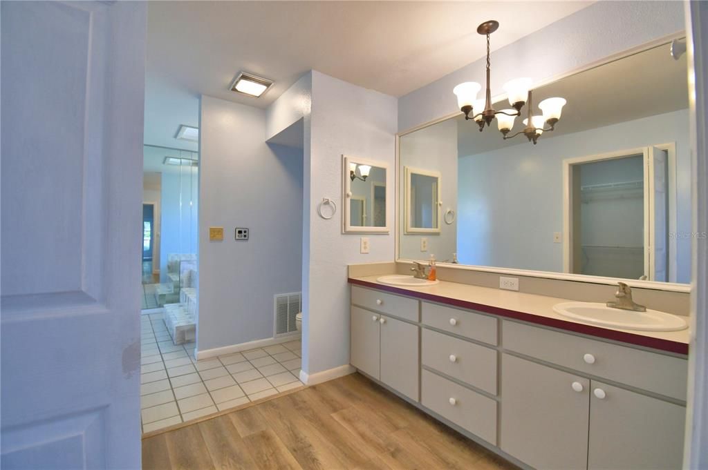 待售: $475,000 (3 贝兹, 3 浴室, 2535 平方英尺)