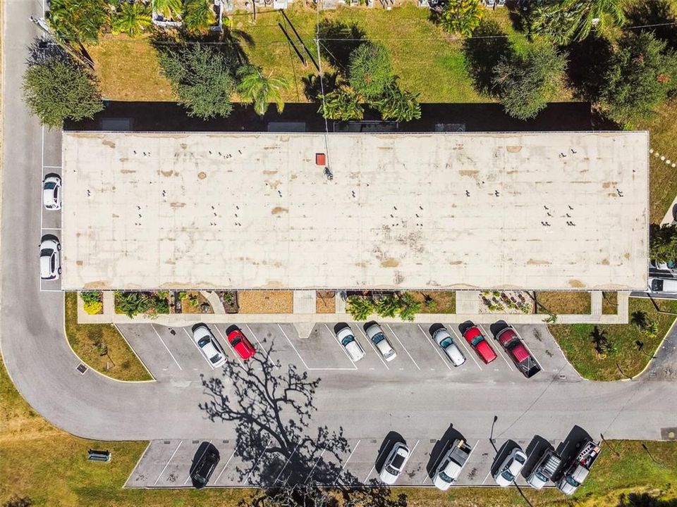 For Sale: $133,000 (2 beds, 1 baths, 835 Square Feet)