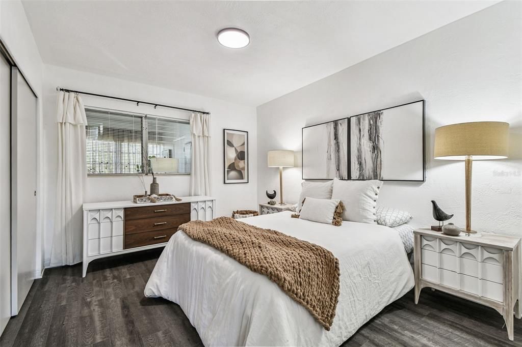 For Sale: $133,000 (2 beds, 1 baths, 835 Square Feet)