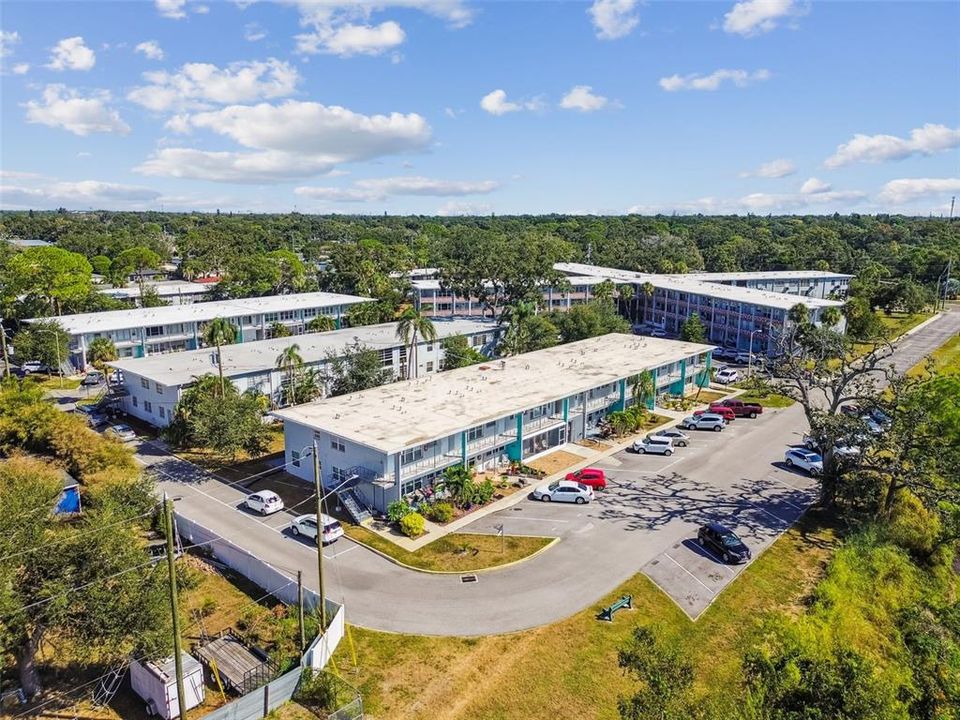 For Sale: $133,000 (2 beds, 1 baths, 835 Square Feet)