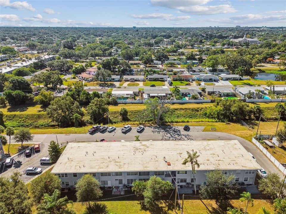 For Sale: $133,000 (2 beds, 1 baths, 835 Square Feet)