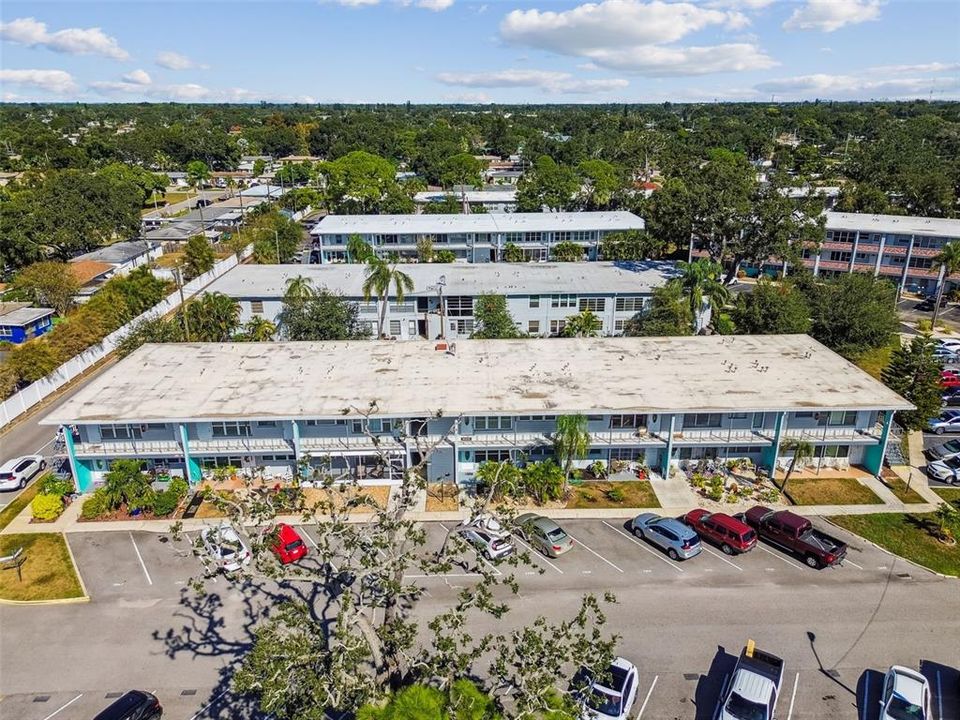 For Sale: $133,000 (2 beds, 1 baths, 835 Square Feet)