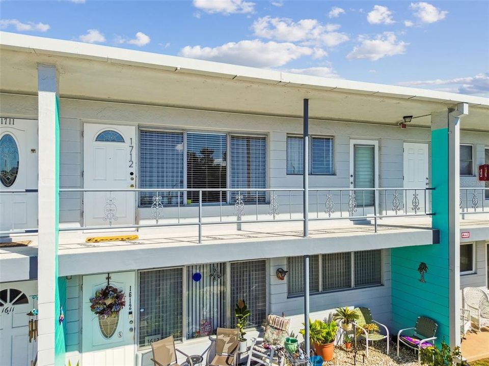 For Sale: $133,000 (2 beds, 1 baths, 835 Square Feet)