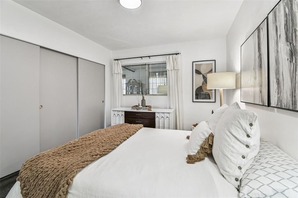 For Sale: $133,000 (2 beds, 1 baths, 835 Square Feet)