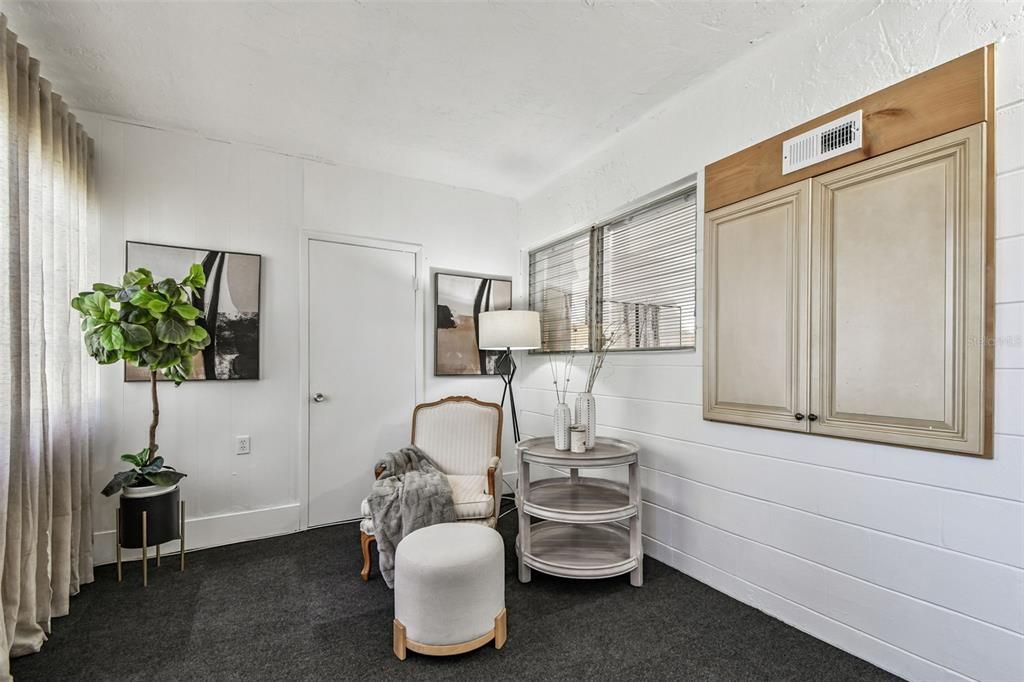 For Sale: $133,000 (2 beds, 1 baths, 835 Square Feet)