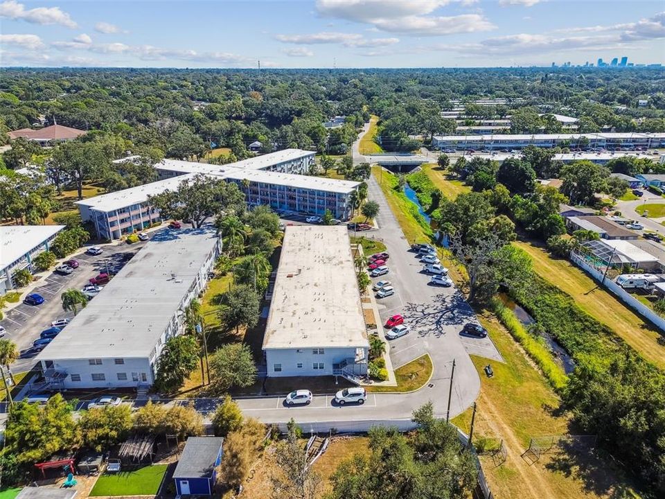 For Sale: $133,000 (2 beds, 1 baths, 835 Square Feet)