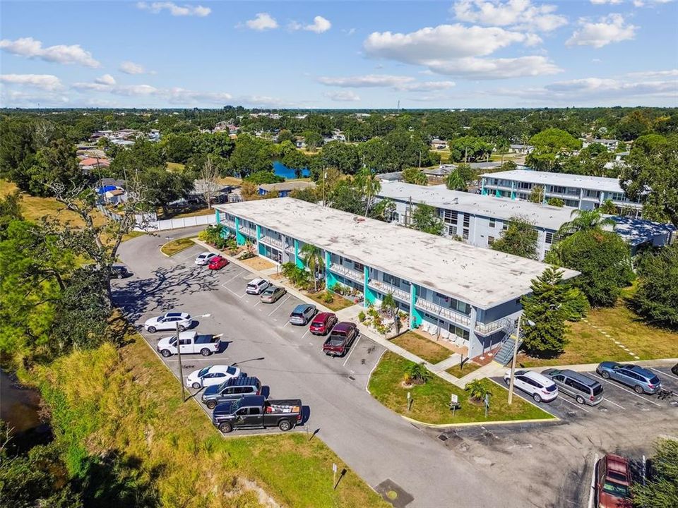 For Sale: $133,000 (2 beds, 1 baths, 835 Square Feet)