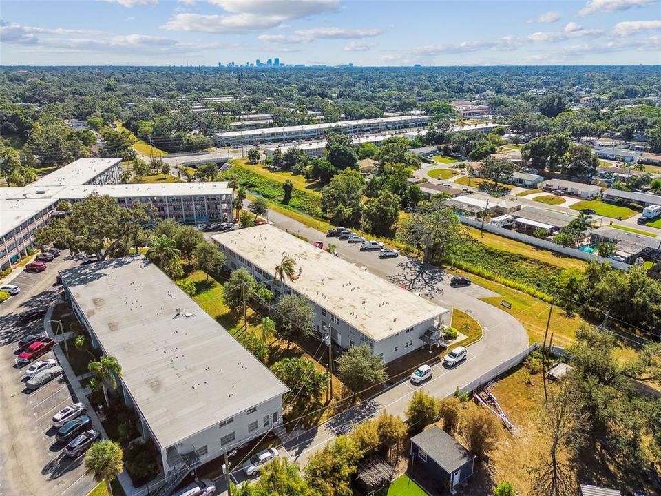 For Sale: $133,000 (2 beds, 1 baths, 835 Square Feet)