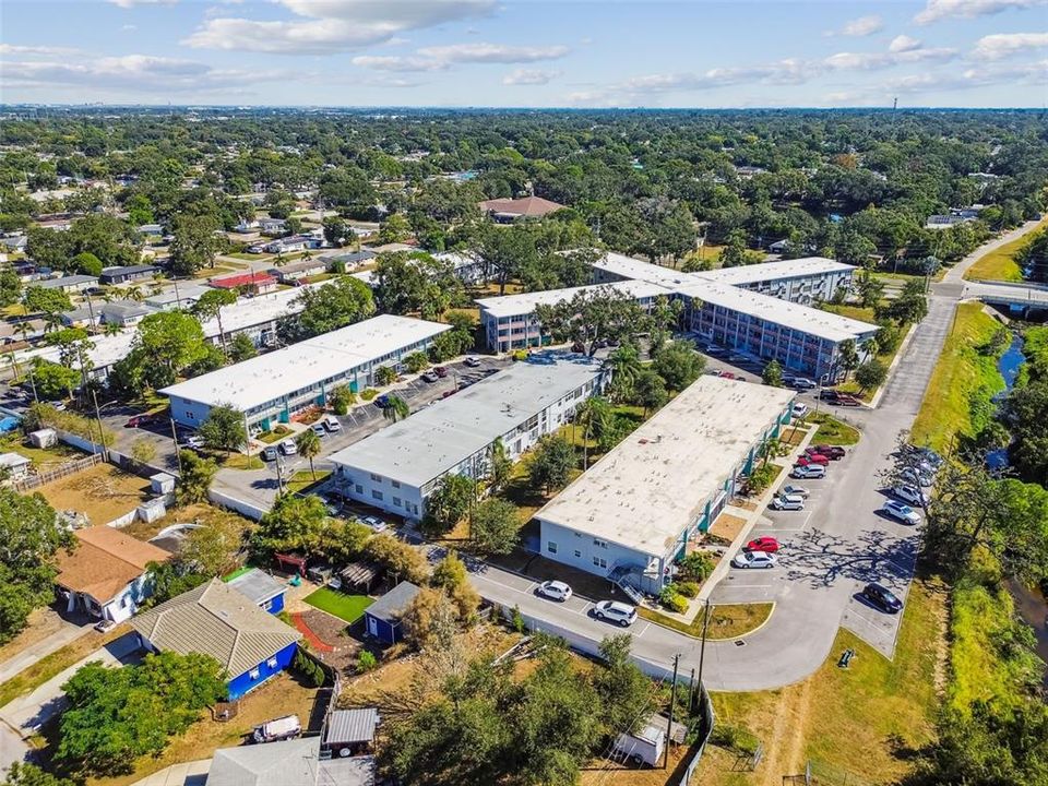 For Sale: $133,000 (2 beds, 1 baths, 835 Square Feet)