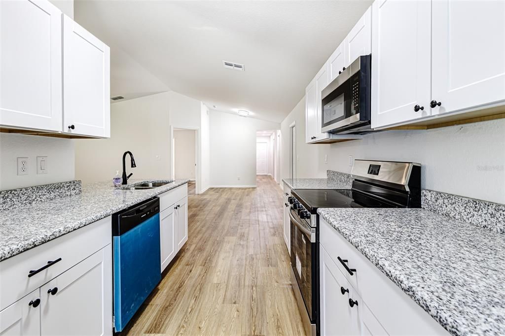 待售: $279,900 (3 贝兹, 2 浴室, 1384 平方英尺)